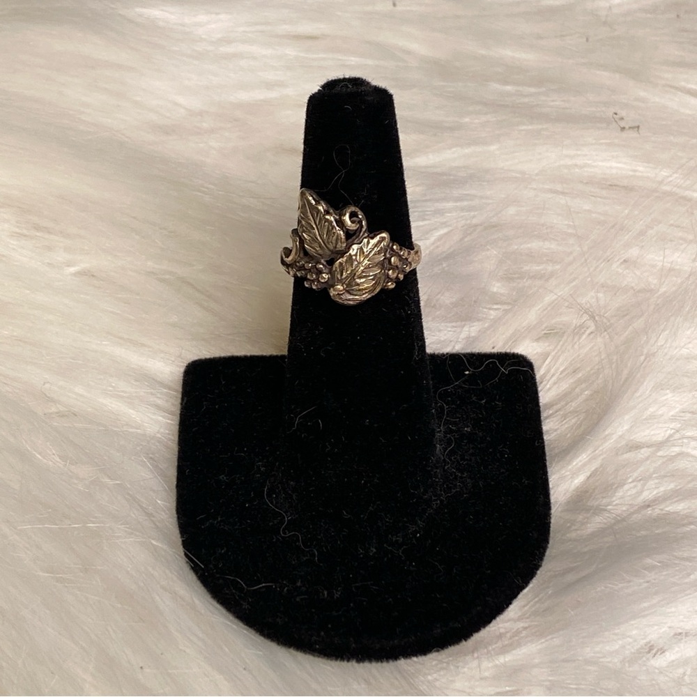 Signed Sterling Silver Leaf Grape Cluster Ring Size 6.25
